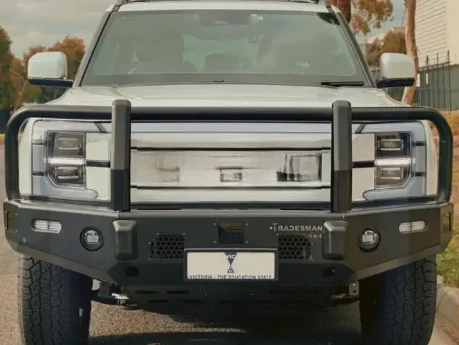 coercial-bar-byd-shark-6-01-1000x650-1-768x499-1 (1)