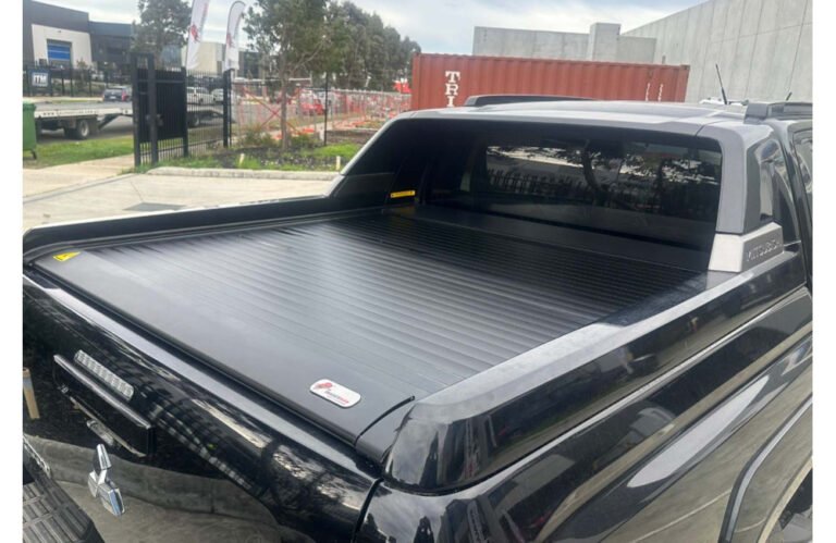 premium-electric-roller-shutter-extra-cab-mitsubishi-triton-04-1000x650